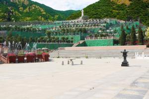 陵园内景