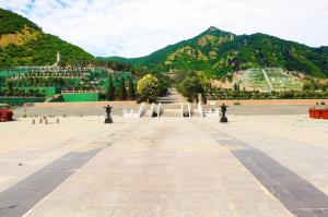 陵园内景